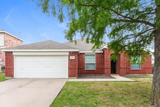 property at 1203 Hampton Dr