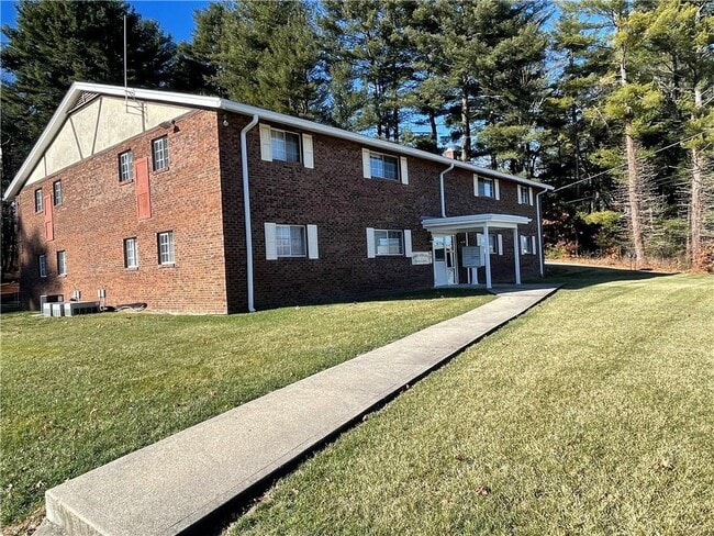 92 Dean Ave in Smithfield, RI - Building Photo - Building Photo