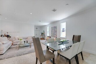 3062 New York St in Miami, FL - Building Photo - Building Photo