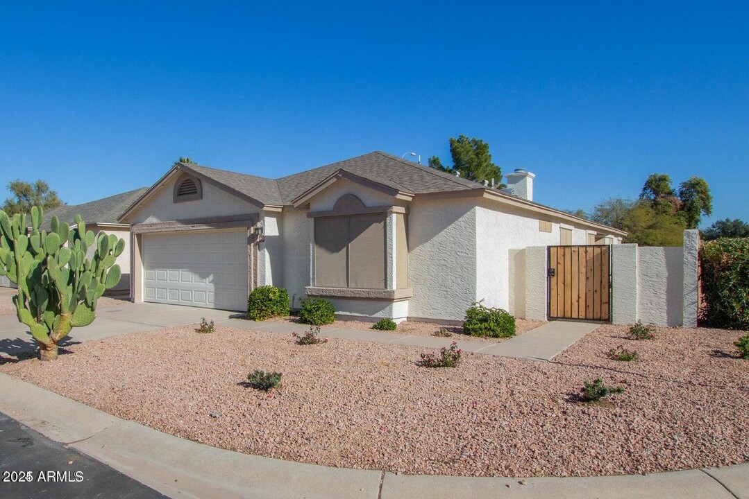 4725 E Brown Rd in Mesa, AZ - Building Photo