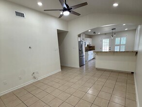 1021 Savannah Loop in Laredo, TX - Building Photo - Building Photo