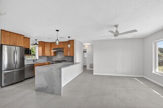 467 NE 31st St in Boca Raton, FL - Building Photo - Building Photo