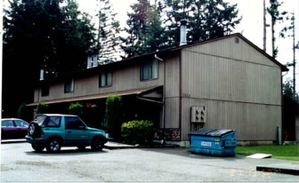 7414 152nd St E in Puyallup, WA - Building Photo