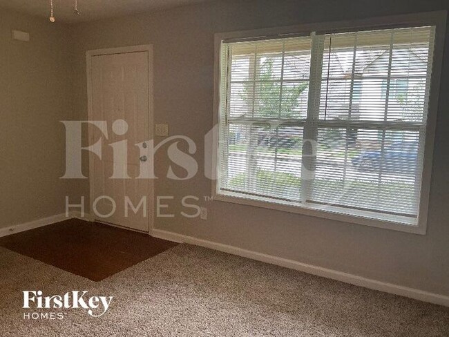 6108 Ruth St SW in Covington, GA - Foto de edificio - Building Photo