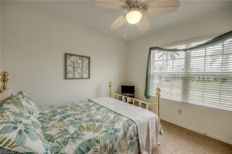 2301 SW 38th Terrace in Cape Coral, FL - Foto de edificio - Building Photo