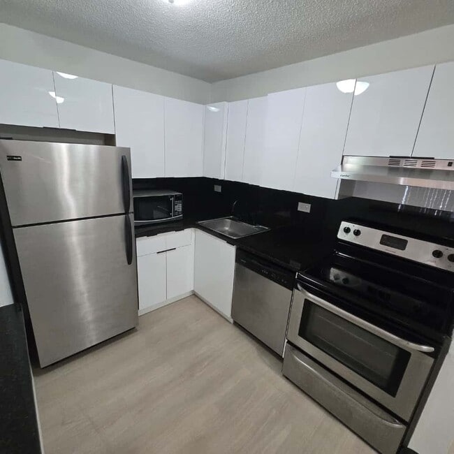 6935 NW 179th St, Unit 204