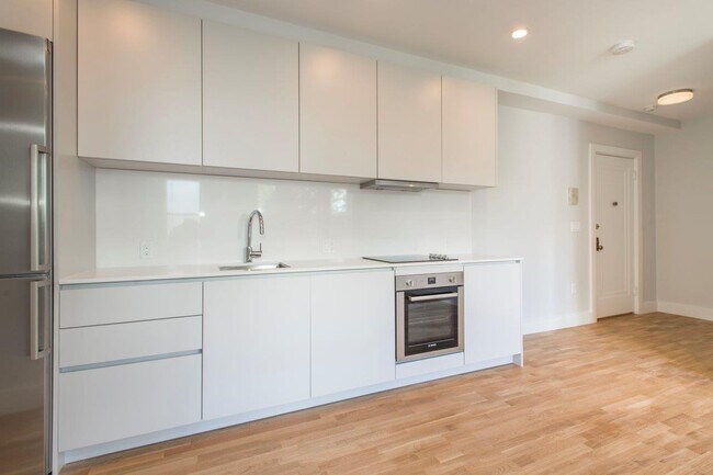 110 Central St, Unit 27R-1 in Somerville, MA - Building Photo - Building Photo