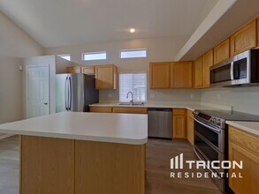 14406 E Elk Pl in Denver, CO - Building Photo - Building Photo