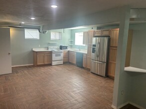 2233 S 2nd Ave, Unit Apartment B in Pocatello, ID - Foto de edificio - Building Photo