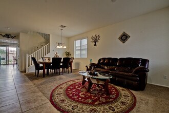 911 E Zesta Ln in Gilbert, AZ - Building Photo - Building Photo