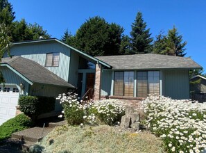 2639 237th Pl SW in Brier, WA - Building Photo - Building Photo