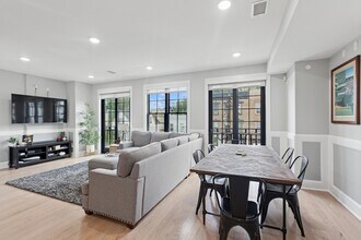 299 New York Ave in Jersey City, NJ - Building Photo - Building Photo