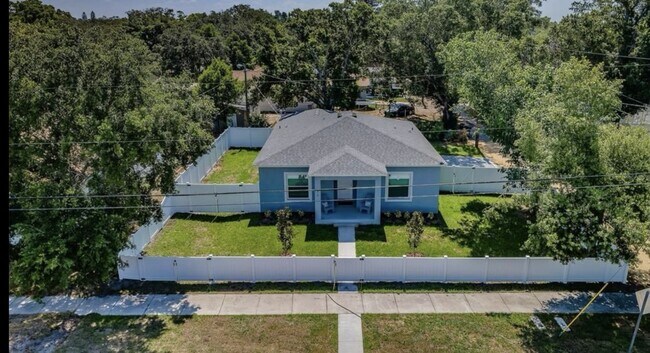 1918 46th St S in St. Petersburg, FL - Foto de edificio - Building Photo