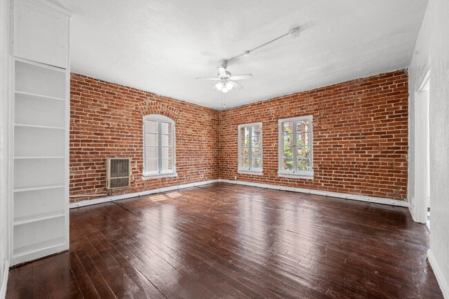 property at 746 Normandie Ave