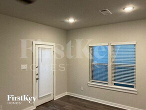 345 N Centro Cir in Shenandoah, TX - Building Photo - Building Photo