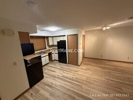 135 Howard St in Bangor, ME - Building Photo