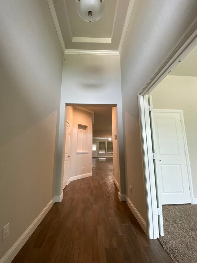 8110 Loretta Day Dr in Arlington, TX - Building Photo - Building Photo