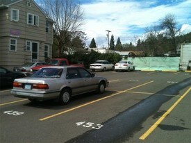 Winchester Court Apartments in Roseburg, OR - Building Photo