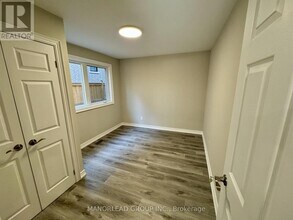 19 Waring Ct in Toronto, ON - Building Photo - Building Photo