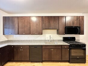 2121 W Irving Park Rd in Chicago, IL - Building Photo - Building Photo