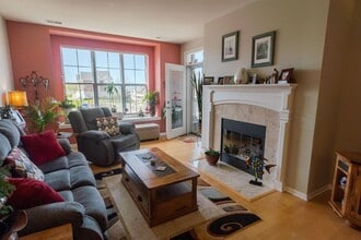 3872 S Lake Dr in St. Francis, WI - Building Photo - Building Photo