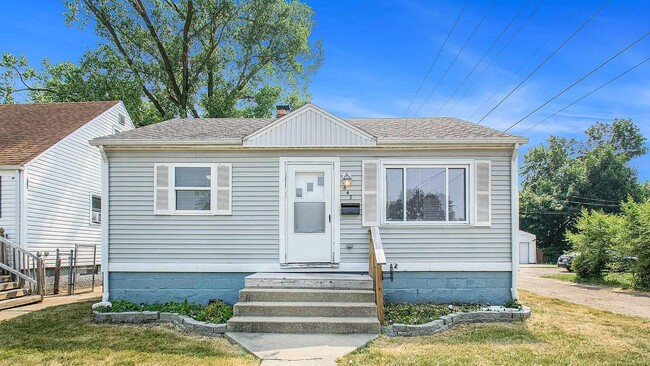 property at 842 S Gladstone St