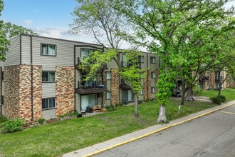 Westview Village Apartments in Hastings, MN - Building Photo - Primary Photo