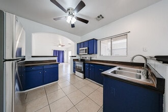 619 N 70th Ave in Phoenix, AZ - Building Photo - Building Photo