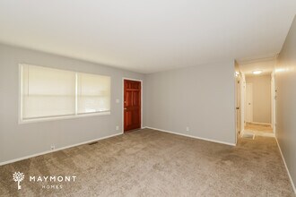 8607 E 91 St in Kansas City, MO - Building Photo - Building Photo