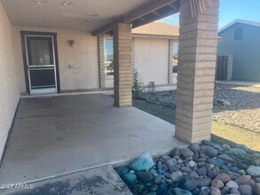 6231 W Zoe Ella Way in Glendale, AZ - Foto de edificio - Building Photo