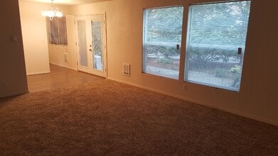 1461 Rainier Ct in Fircrest, WA - Building Photo - Building Photo