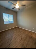 6004 E Sussex Way in Fresno, CA - Building Photo
