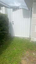 6725 Ixora Dr in Miramar, FL - Building Photo