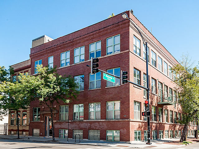 1701 N Damen Ave in Chicago, IL - Building Photo