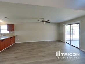 2337 Hawthorne Rd in Spring Hill, FL - Building Photo - Building Photo