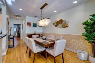 5055 Addison Cir in Addison, TX - Foto de edificio - Building Photo