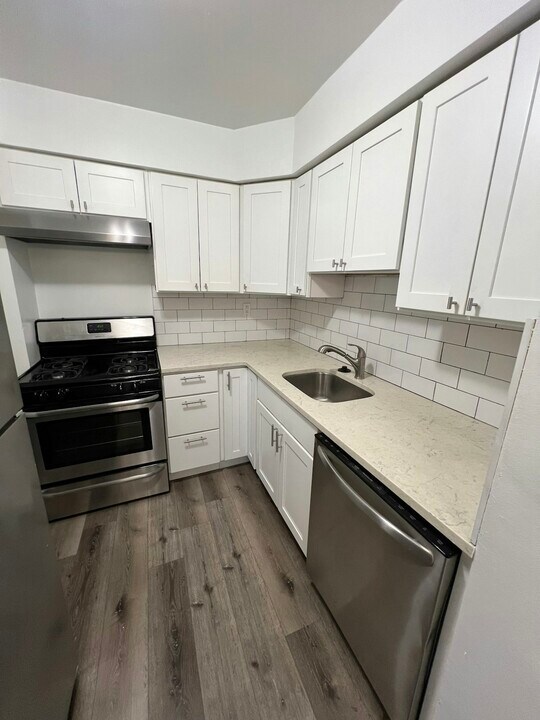 3973 Lankenau Ave in Philadelphia, PA - Building Photo