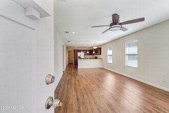 4566 Kerle St in Jacksonville, FL - Building Photo - Building Photo