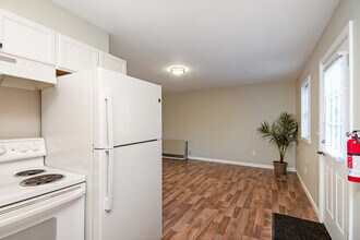 293 Craig Ln, Unit B in Jeffersonville, VT - Foto de edificio - Building Photo