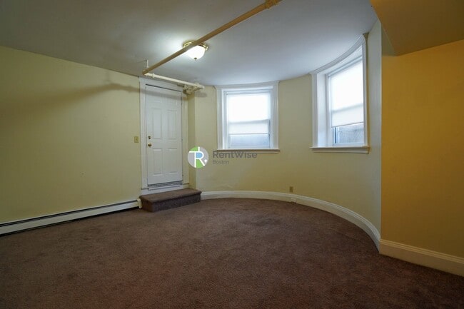 230 Fuller St, Unit A in Boston, MA - Building Photo - Building Photo