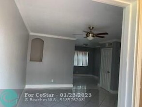 5870 NW 16th Pl in Sunrise, FL - Building Photo - Building Photo