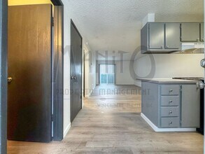 30 E Graves Rd in Spokane, WA - Foto de edificio - Building Photo