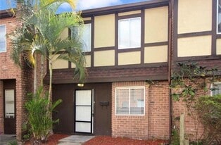 2332 Huntington Green Ct in Orlando, FL - Building Photo