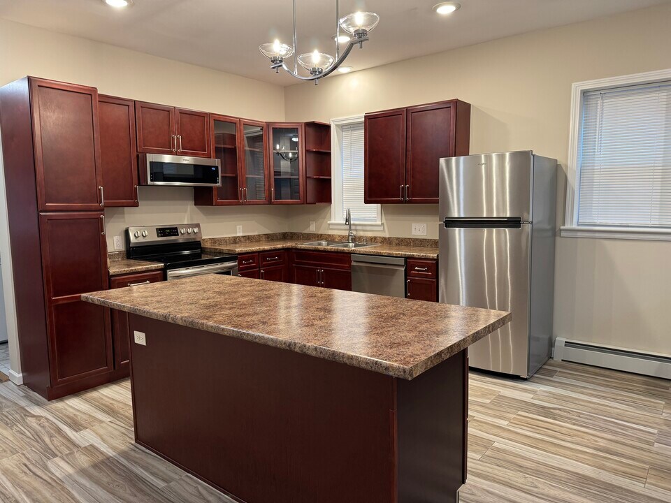23 Babcock St, Unit 2 in Hartford, CT - Building Photo