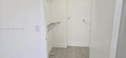 8323 Lake Dr in Doral, FL - Building Photo - Building Photo