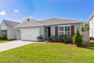5374 Pine Lilly Dr in St. Cloud, FL - Building Photo