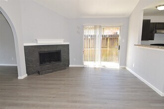 5214 Beaverhill Dr in Houston, TX - Building Photo - Building Photo