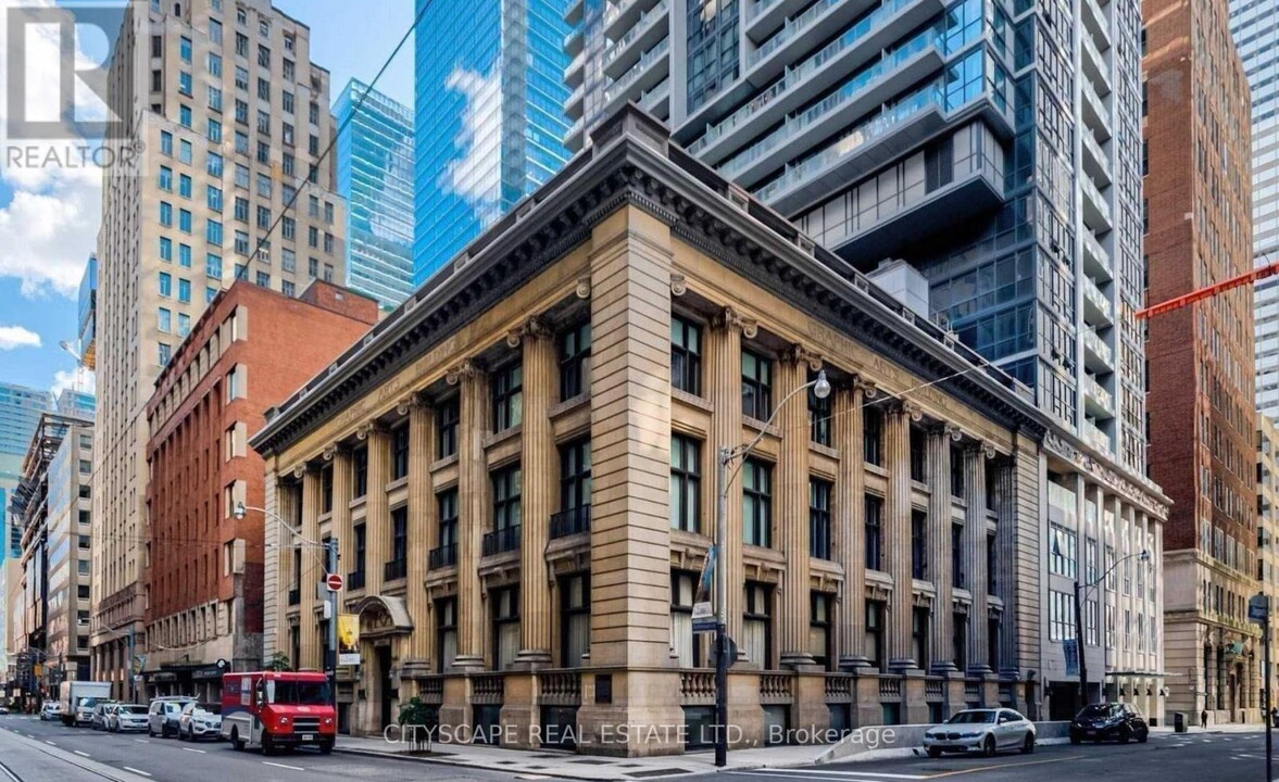 73-473 Richmond St W in Toronto, ON - Building Photo