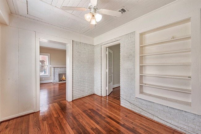 property at 2611 Rosewood St