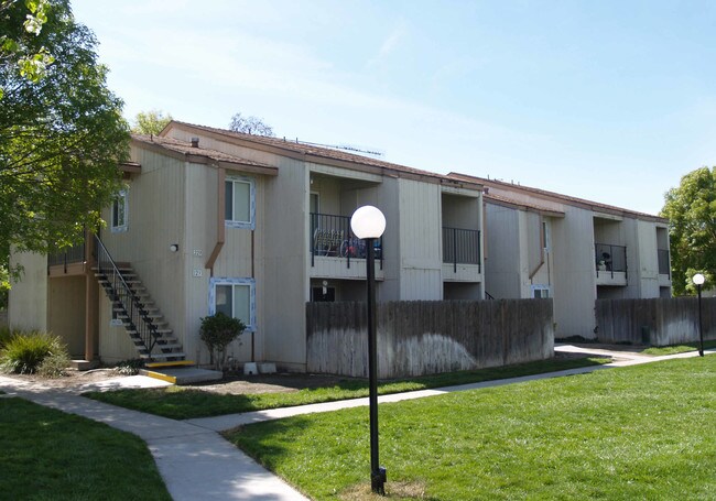 Mendota Gardens Apartments in Mendota, CA - Building Photo - Building Photo